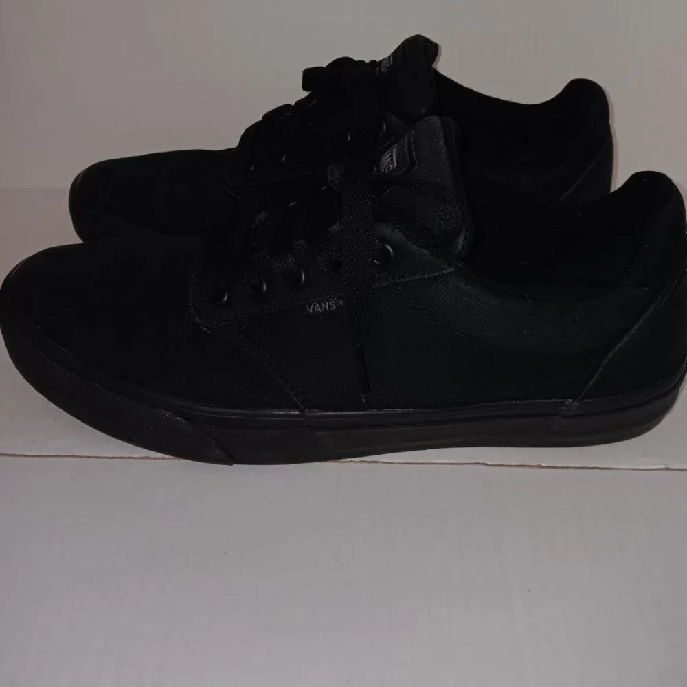 VANS LACE UP CANVAS SNEAKERS